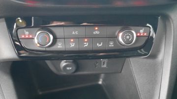 Bild 6 Opel Corsa F GS Sitzheizung Einparkhilfe Sportsitze