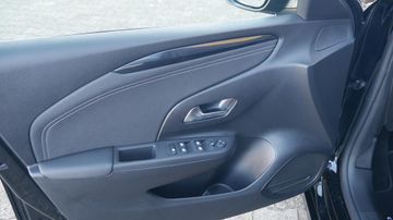 Bild 7 Opel CORSA F 1.2 GS